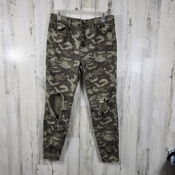 Mudd Pants - Mudd high rise camo ripped denim jeggings juniors size 15